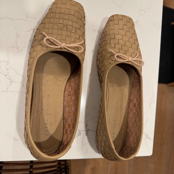 Freda Salvador Jada Square Toe Ballet Flats in Latte Closed Woven Calf Size 8 - Picture 7 of 11